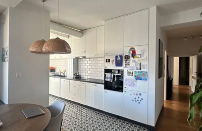 Location d’un appartement unique de 4 pièces, 102 m², Zwierzyniec, Cracovie, Pologne